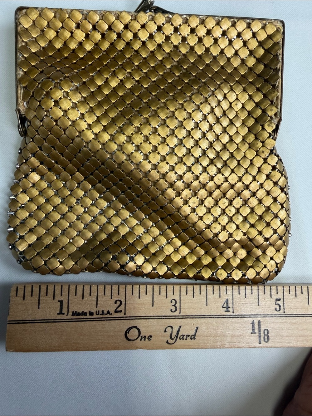 Vintage Beauty - Gold Chainmail Tiny and Elegant Evening Bag - excellent vintage - Picture 16 of 16
